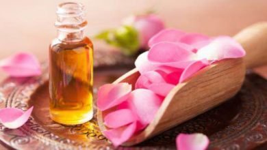 زيت الورد وماله من فوائد للبشرة