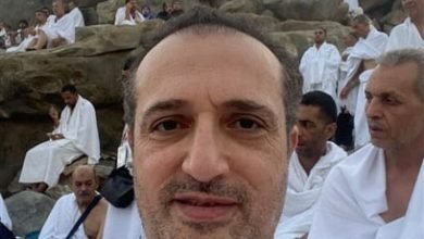 نجوم الفن يؤدون مناسك الحج