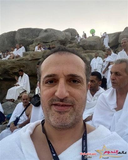 نجوم الفن يؤدون مناسك الحج