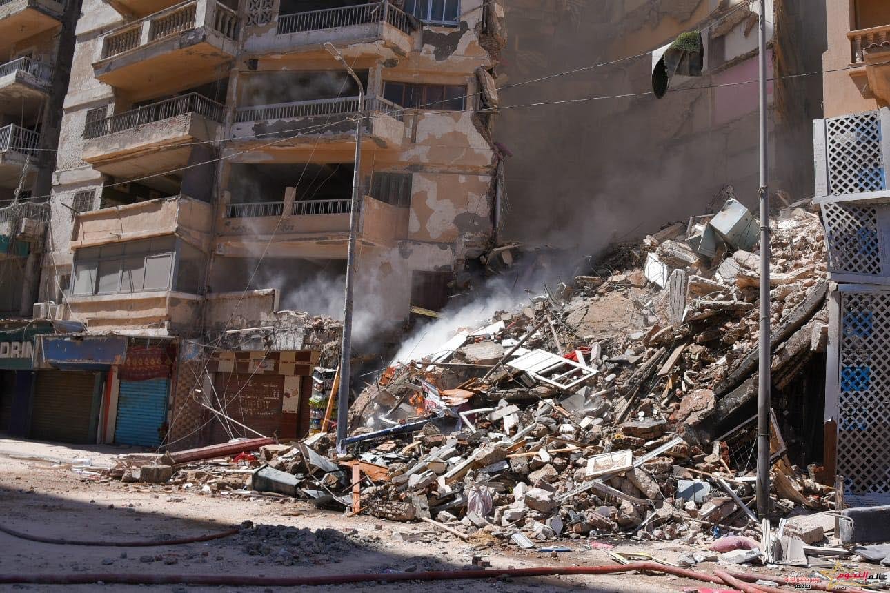 محافظ الإسكندرية يتواجد في موقع حادث انهيار عقار بشارع خليل حمادة