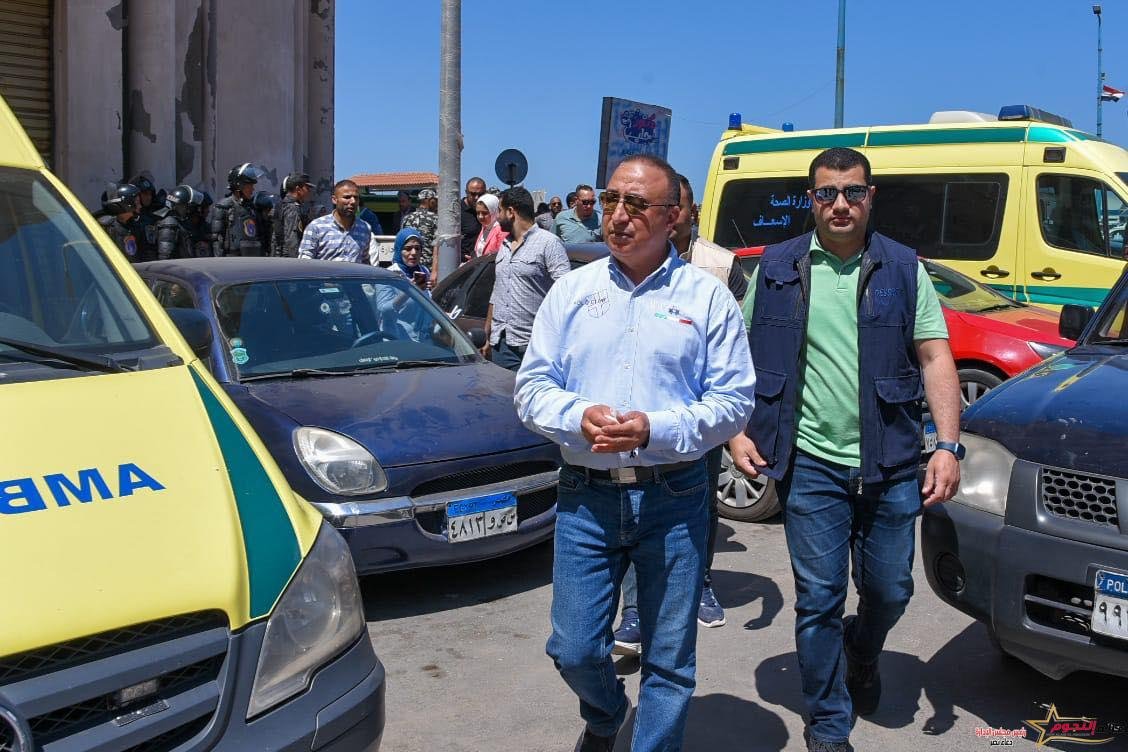 محافظ الإسكندرية يتواجد في موقع حادث انهيار عقار بشارع خليل حمادة