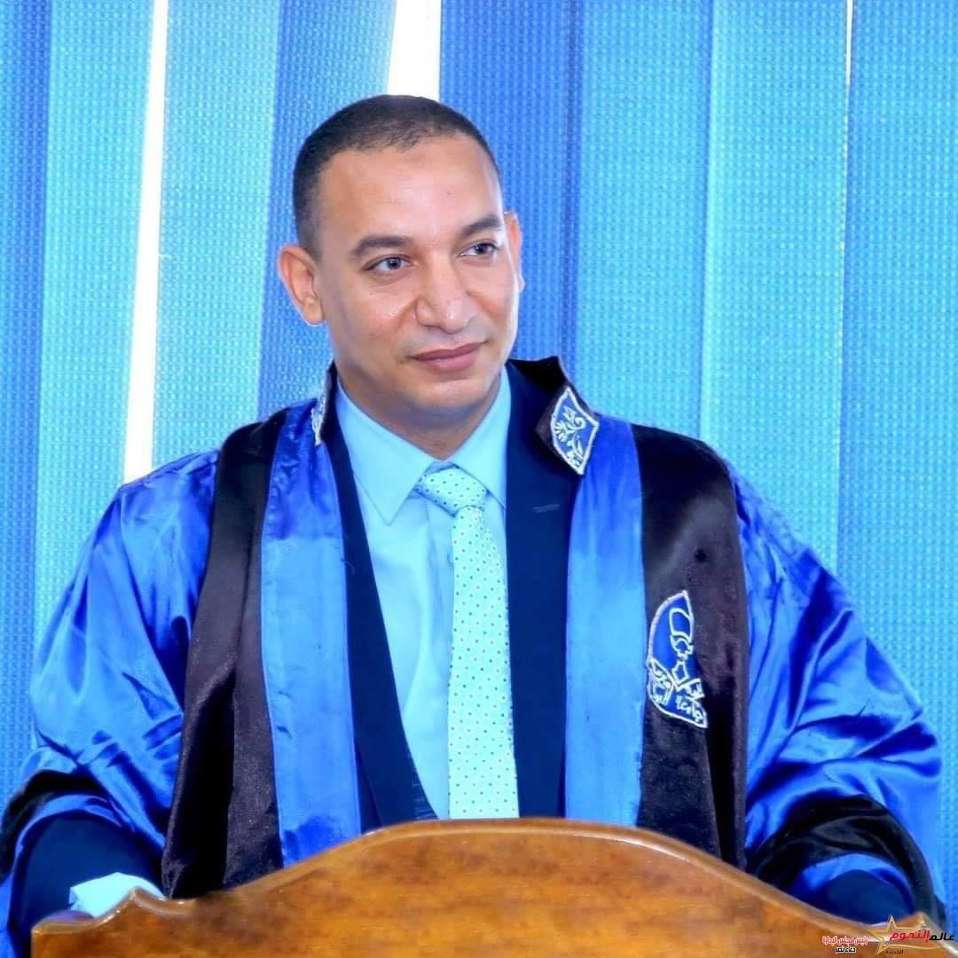 دكتور أحمد مقلد يقدم الشكر والتقدير للدكتورة "دعاء نصر"