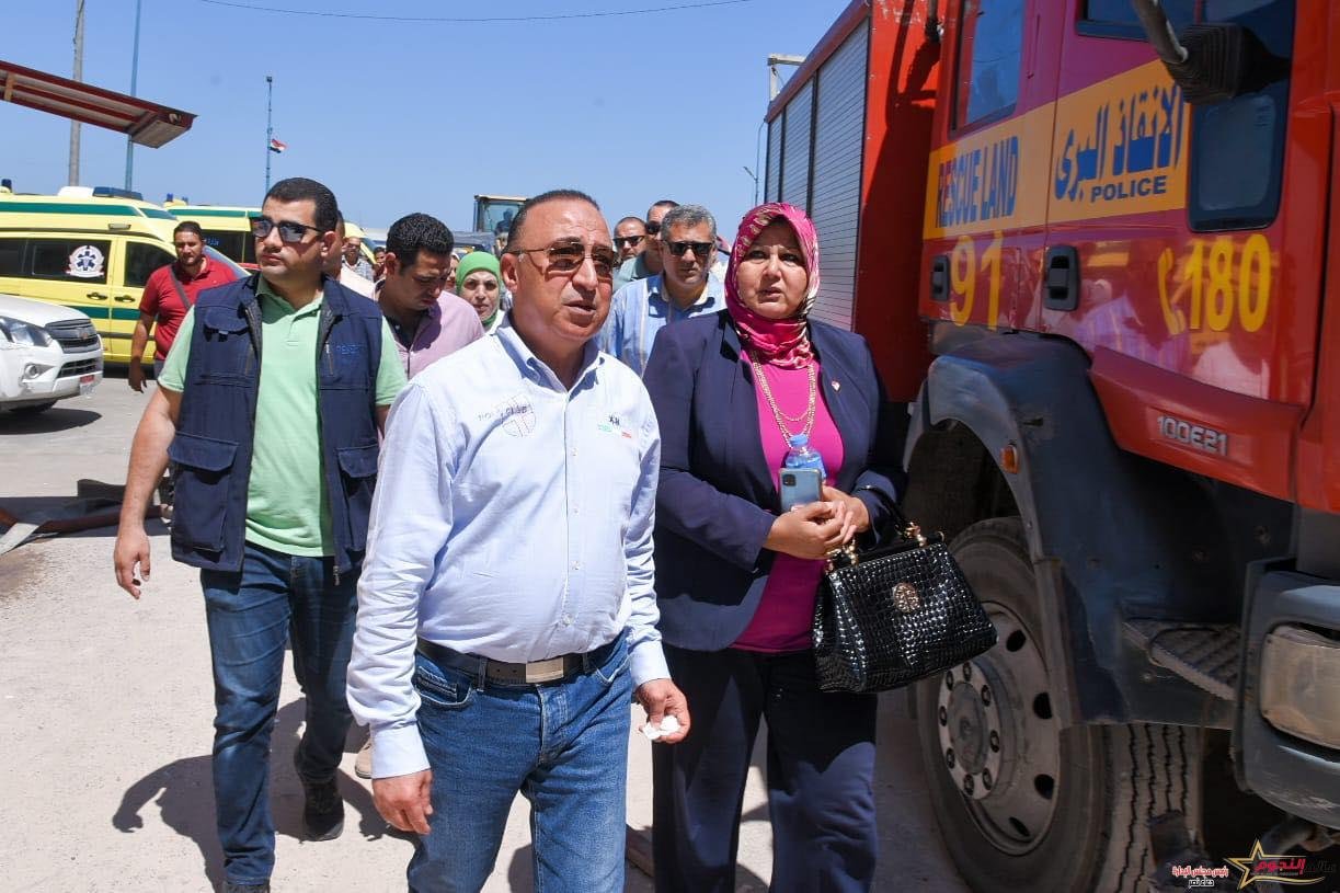 محافظ الإسكندرية يتواجد في موقع حادث انهيار عقار بشارع خليل حمادة