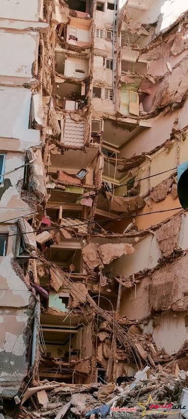 ضحايا تحت الانقاض.. انهيار عقار في الإسكندرية والحماية المدنية تكافح لإنقاذ السكان