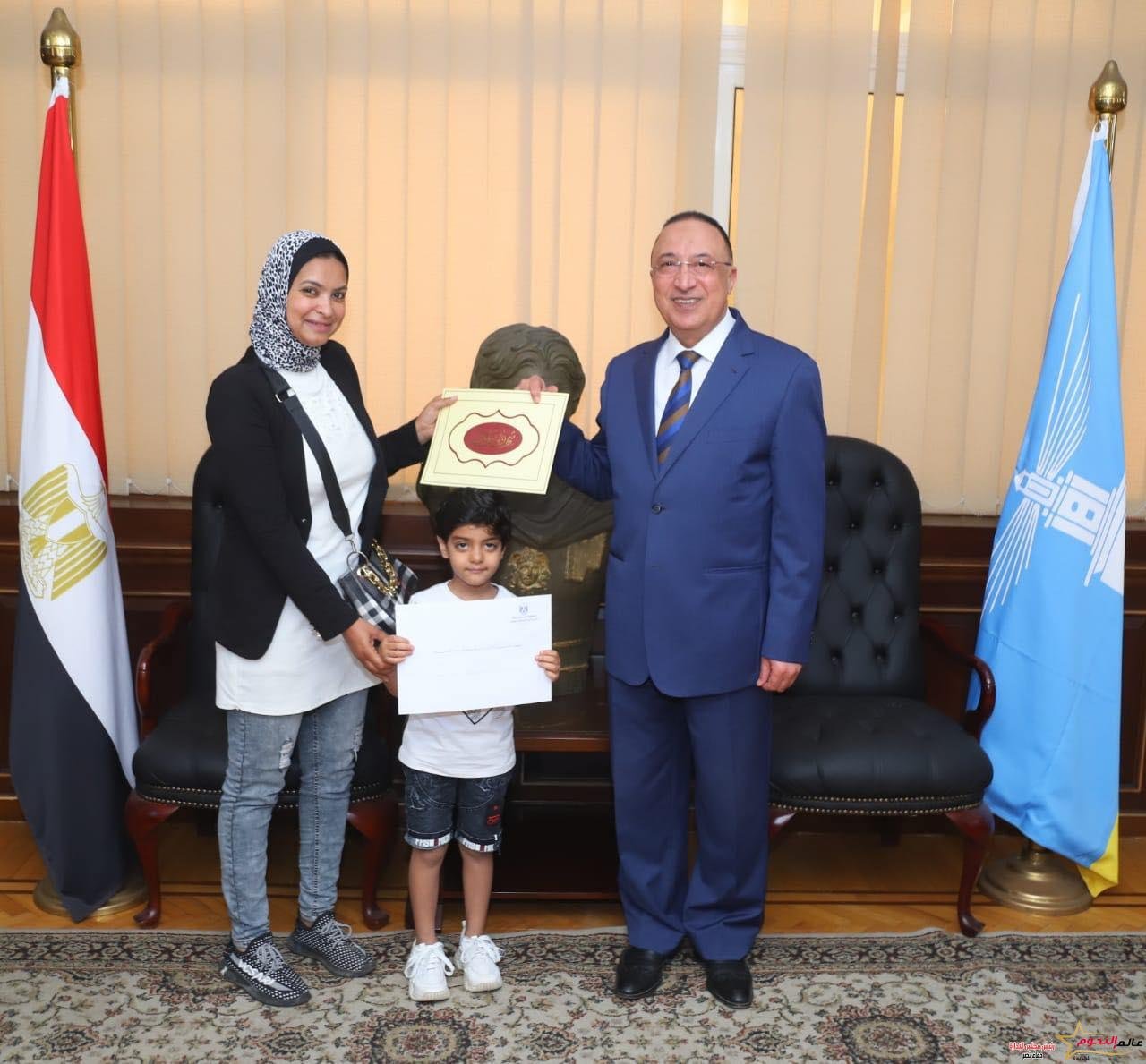محافظ الإسكندرية يكرم عدد من النماذج المضيئة بالإسكندرية 3 محافظ الإسكندرية يكرم عدد من النماذج المضيئة بالإسكندرية