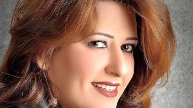 دكتور أحمد مقلد يقدم الشكر والتقدير للدكتورة "دعاء نصر"