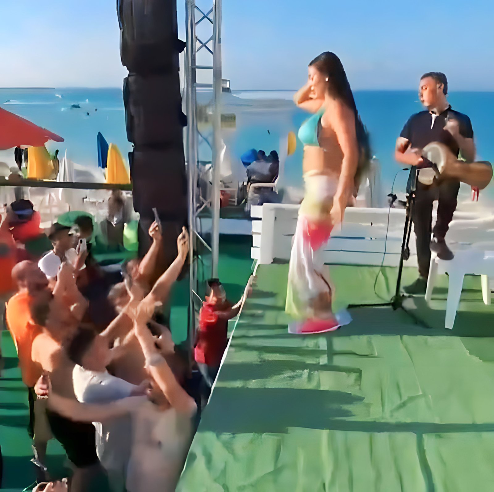 حورية تشعل أحدث حفلاتها بالساحل الشمالي 