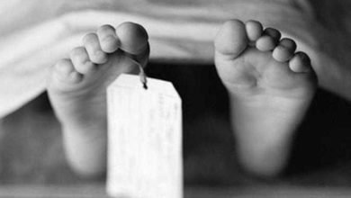 سبب الوفاة "إسفكسيا الغرق".. دفن جثة طفل لقى مصرعه غرقا بطما شمال محافظة سوهاج