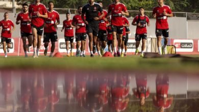 لاعبو الأهلي يجرون عمليات الأحماء استعدادا لمواجهة المقاولون العرب