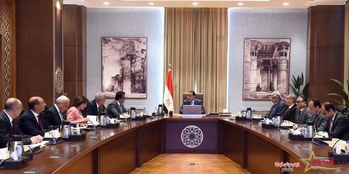 رئيس الوزراء يتابع موقف توافر الأدوية والمستلزمات الطبية للقطاع الصحي
