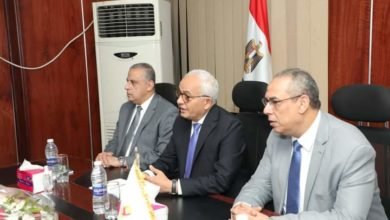 وزير التربية والتعليم ومحافظ سوهاج يتابعان سير الامتحانات من غرفة عمليات مديرية التعليم بالمحافظة