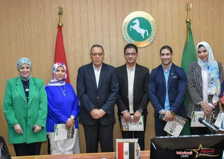 محافظ الشرقية يُكرم 44 متدرب من الحاصلين على برنامج إعداد القادة ودورة أساسيات التحول الرقمي