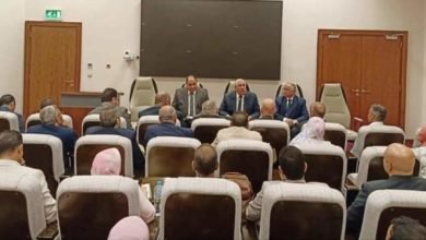 وزير الزراعة يجتمع مع عدد من الباحثين في مجالي الانتاج الحيواني والبساتين