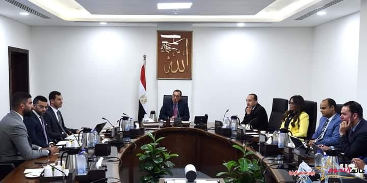 رئيس الوزراء يلتقي مسئولي شركة "انطلاق" لدعم ريادة الأعمال والشركات الناشئة