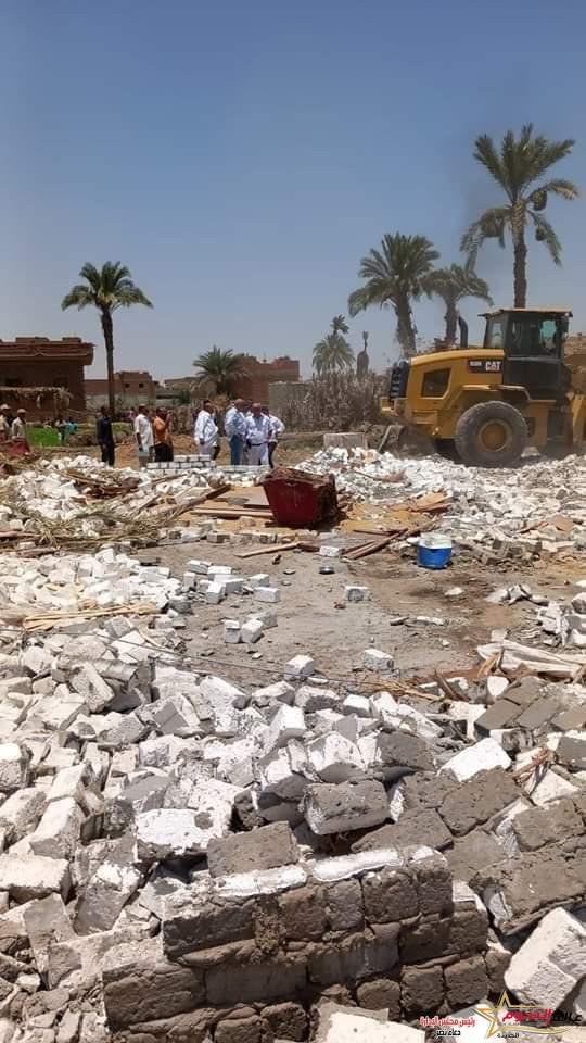 محافظ الفيوم: إزالة 1141 حالة تعدٍ بالزراعة والبناء على أراضي الدولة والملكيات الخاصة 3 محافظ الفيوم: إزالة 1141 حالة تعدٍ بالزراعة والبناء على أراضي الدولة والملكيات الخاصة