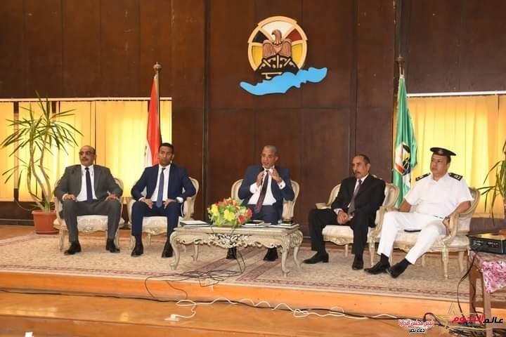 محافظ الفيوم يترأس اجتماع المجلس التنفيذي للمحافظة
