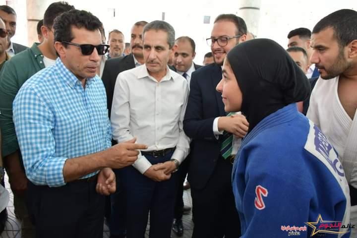 وزير الشباب والرياضة ومحافظ الغربية يتفقدان نادي بلدية المحلة 4 وزير الشباب والرياضة ومحافظ الغربية يتفقدان نادي بلدية المحلة