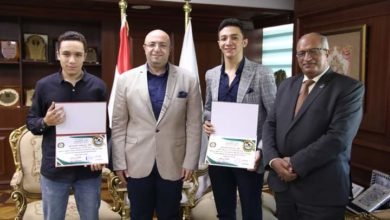 غنيم يكرم ابني بني سويف من أوائل الثانوية العامة على مستوى الجمهورية