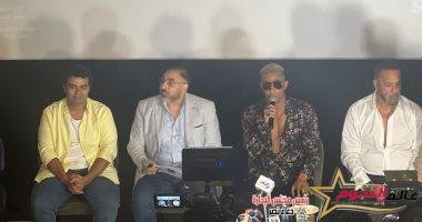 محمد رمضان وكاست "ع الزيرو" في مواجهة الصحفيين بعد عرض الفيلم