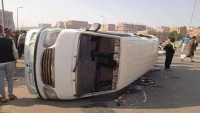 انقلاب ميكروباص بالطريق الإقليمى وإصابة 12 شخصاً