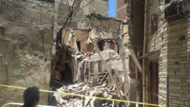محافظ الإسكندرية يكلف جميع الأجهزة المعنية بالتعامل الفوري مع حادث إنهيار عقار بحي الجمرك