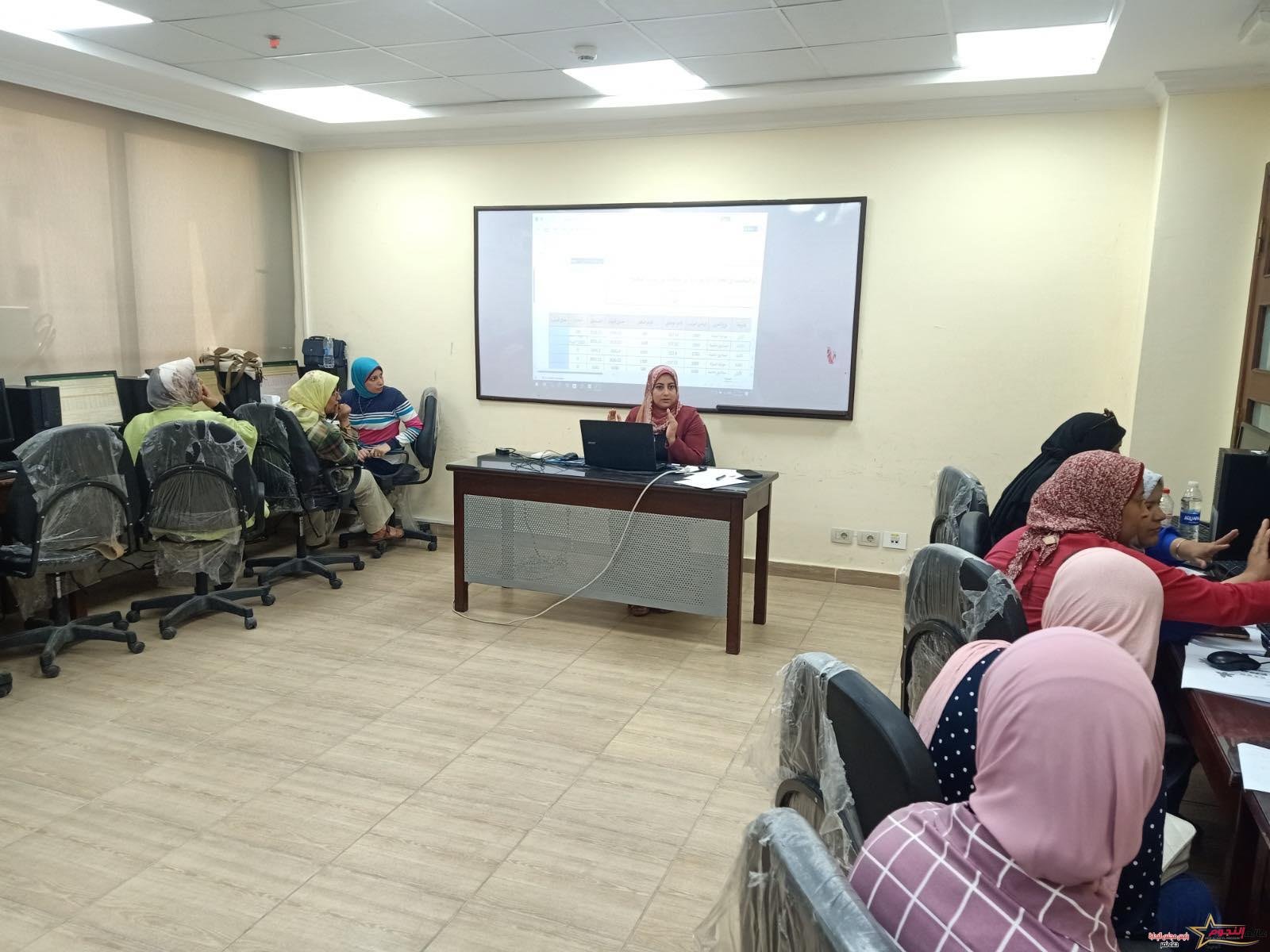 محافظ الإسكندرية: خلال 6 شهور تنفيذ 42 دورة تدريبية و4 ورش عمل