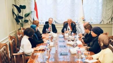 عاشور يستقبل السفير البريطاني بالقاهرة لبحث تعزيز التعاون المشترك