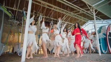 سمية الخشاب تروج لأغنيتها الجديدة "إركب على الموجة"