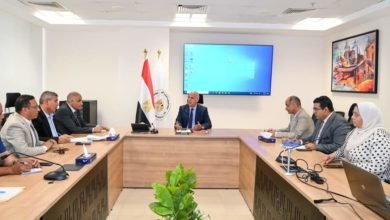 د. سويلم يتابع خطة الوزارة للتعامل مع نواتج تطهيرات الترع والإستفادة منها في تأهيل الترع