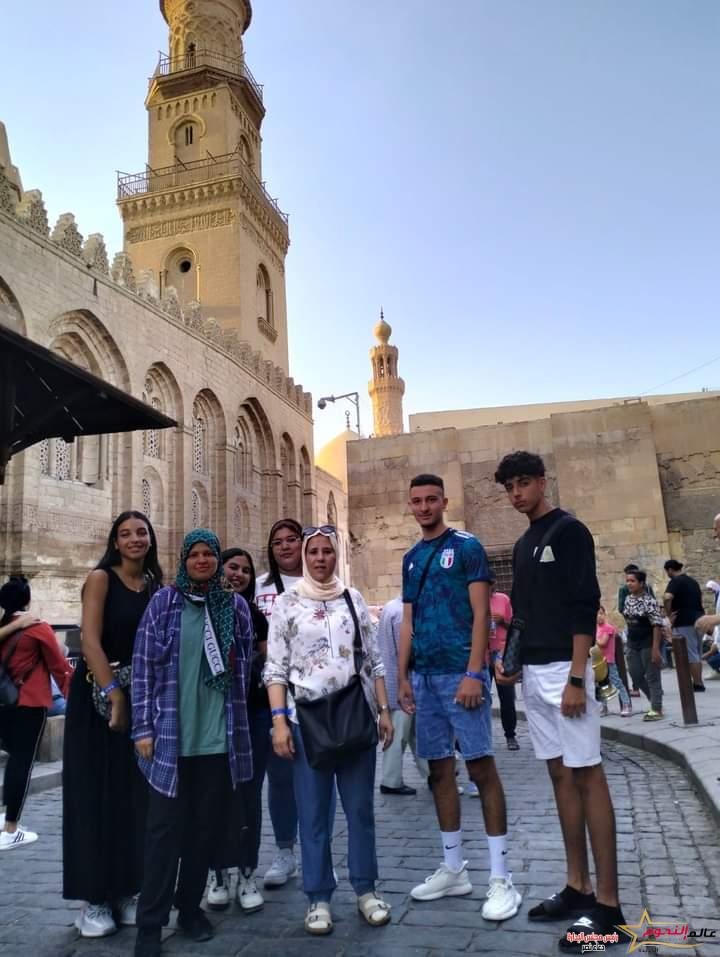 "الشباب والرياضة " تنظم جولة سياحية بشارع المعز وخان الخليلي 2 "الشباب والرياضة " تنظم جولة سياحية بشارع المعز وخان الخليلي