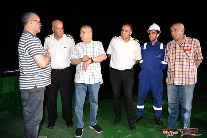 ربيع:"تحديد موقع القاطرة الغارقة وانتظام الملاحة من اتجاه الجنوب خلال الساعات المقبلة "
