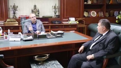 محافظ بني سويف يلتقي القائم بعمل رئيس جهاز تنمية المشروعات المتوسطة والصغيرة ومتناهية الصغر