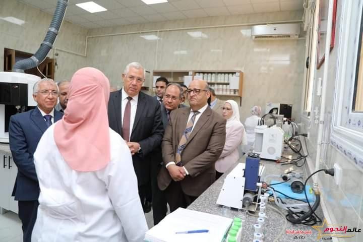 القصير يفتتح معمل خصوبة الاراض ويتفقد وحدة الاستشعار عن البعد بمعهد الأراضي والمياه والبيئة