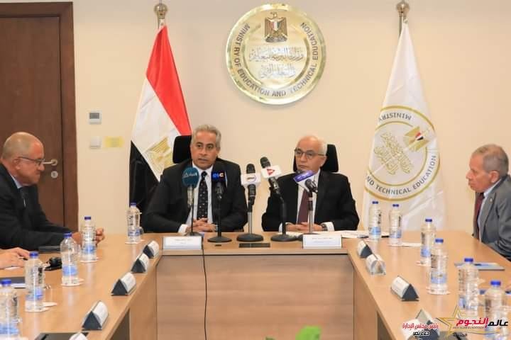 وزيرا التربية والتعليم والعمل يشهدان توقيع اتفاقيات تعاون لإطلاق 5 مدارس للتكنولوجيا التطبيقية 2 وزيرا التربية والتعليم والعمل يشهدان توقيع اتفاقيات تعاون لإطلاق 5 مدارس للتكنولوجيا التطبيقية