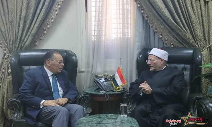 محافظ الشرقية يلتقي مفتي الجمهورية لتهنئته بتجديد الثقه ومد خدمته لعام آخر 2 محافظ الشرقية يلتقي مفتي الجمهورية لتهنئته بتجديد الثقه ومد خدمته لعام آخر