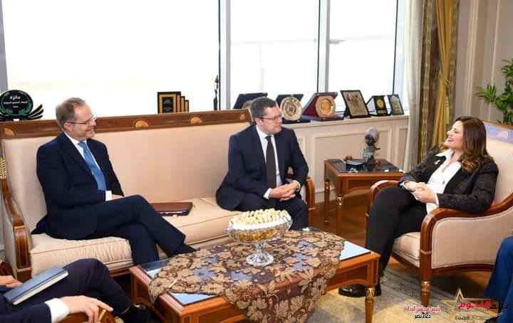 جندي تستقبل نظيرها البريطاني لبحث سبل تعزيز التعاون الثنائي في الملفات ذات الصلة