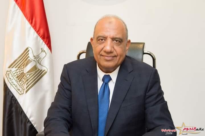 عصمت يستعرض تنفيذ استراتيجية تمكين المرأة والدفع بها في مجالس إدارات الشركات التابعة