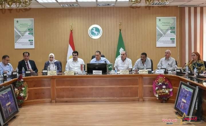 محافظ الشرقية يترأس اجتماع مجلس إدارة المناطق الصناعية