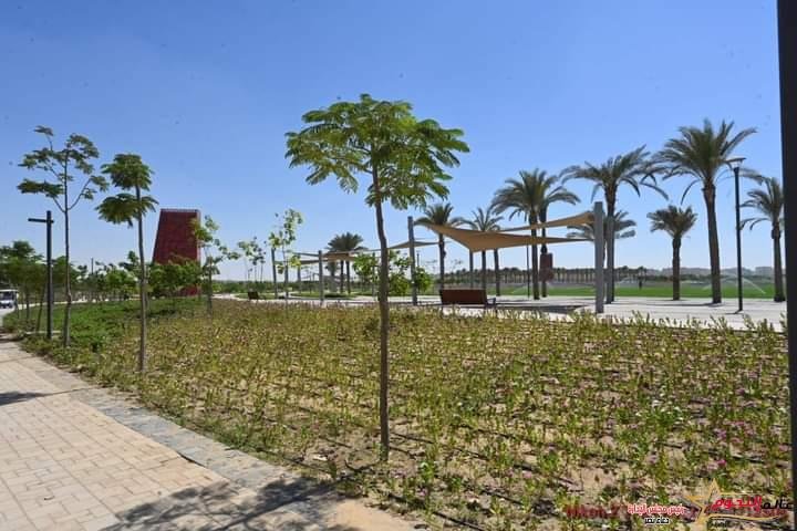 وزير الإسكان يتفقد المراحل الأخيرة لتنفيذ مشروع الحدائق المركزية "كابيتال بارك" 