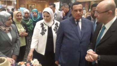 محافظ بني سويف يشارك في افتتاح معرض "آيادي مصر"