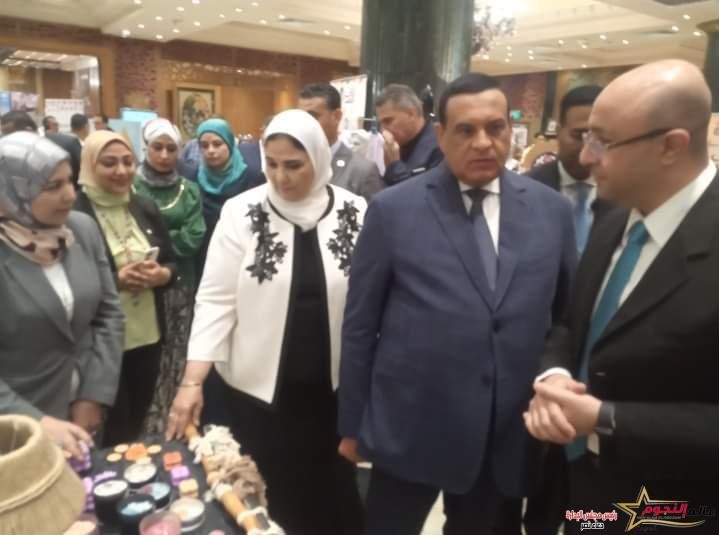 محافظ بني سويف يشارك في افتتاح معرض "آيادي مصر" 2 محافظ بني سويف يشارك في افتتاح معرض "آيادي مصر"