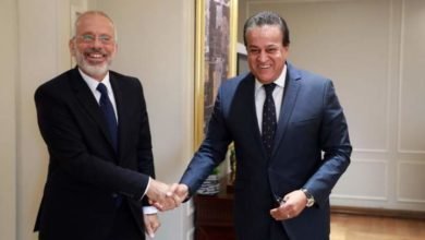 وزير الصحة يستقبل السفير اليوناني لدى مصر لبحث سبل التعاون في مختلف المجالات الصحية
