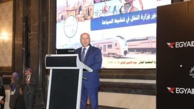 وزير النقل يستعرض دور الوزارة في المشاركة في تنشيط ودعم السياحة من خلال قطاعات النقل المختلفة