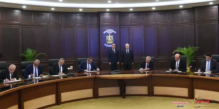 رئيس الوزراء يشهد توقيع بروتوكول تعاون لتقديم 100 منحة دراسية لمتفوقي الثانوية العامة 