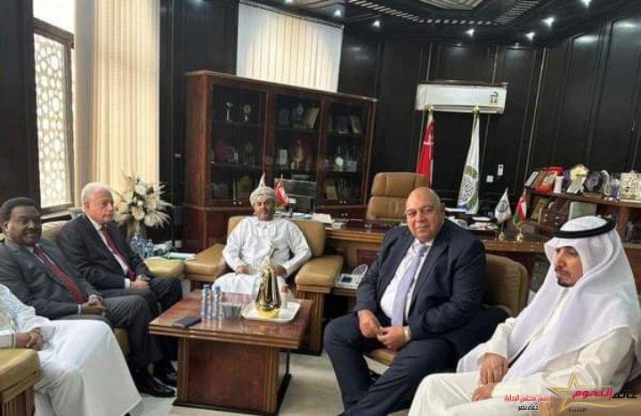 فوده يلتقي برئيس غرفه التجارة والصناعة بمحافظة ظفار العمانية 2 فوده يلتقي برئيس غرفه التجارة والصناعة بمحافظة ظفار العمانية