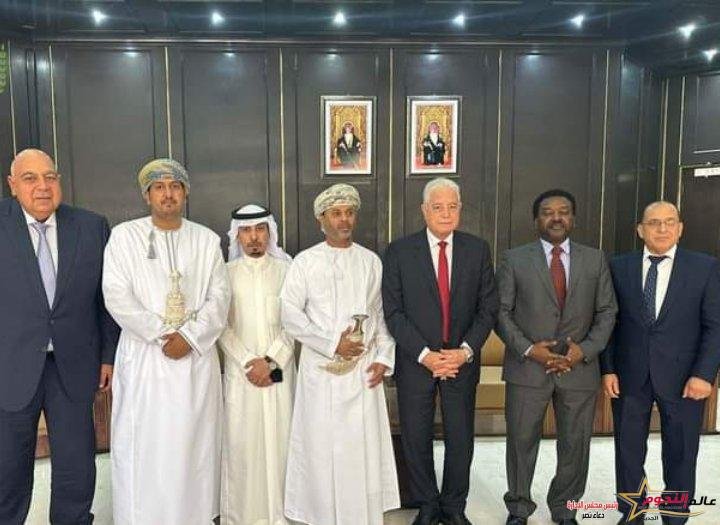 فوده يلتقي برئيس غرفه التجارة والصناعة بمحافظة ظفار العمانية 1 فوده يلتقي برئيس غرفه التجارة والصناعة بمحافظة ظفار العمانية