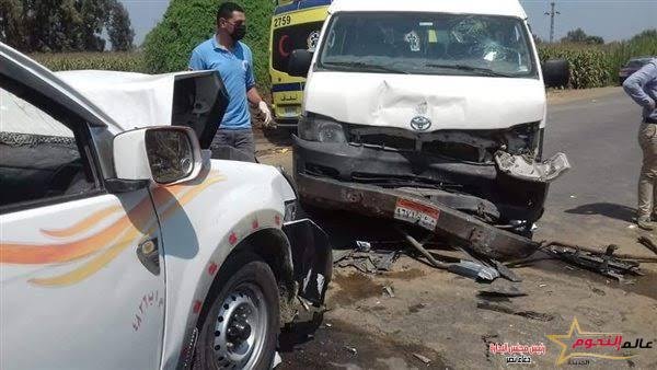 مصرع عامل وإصابة طالب وربة منزل في حادث تصادم 2 مصرع عامل وإصابة طالب وربة منزل في حادث تصادم