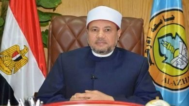رئيس جامعة الأزهر "محمد عبد المالك" يوري قصة «مفتاح الكعبة»
