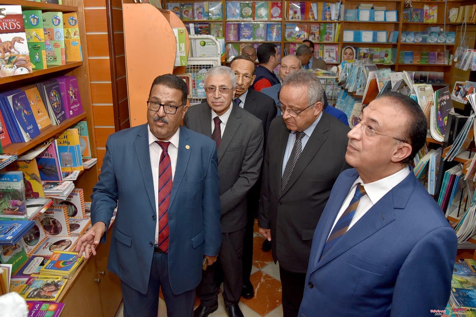 محافظ الإسكندرية يفتتح المعرض الصيفي لدار المعارف بمشاركة أكثر من ٥٠ ناشر 