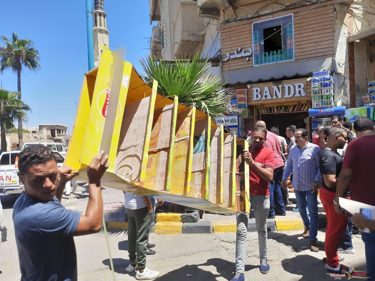 الشريف يشدد على أستمرار تكثيف الحملات المكبرة للتفتيش على المنشآت العامة والأسواق 